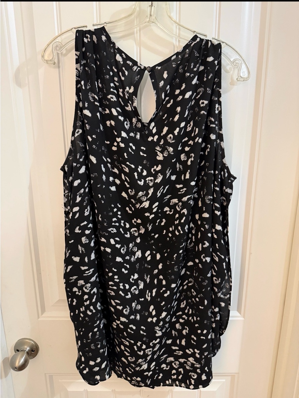 Vince Camuto Black and White Abstract Print Sleeveless Blouse 3x resort. Vacati - Picture 3 of 4